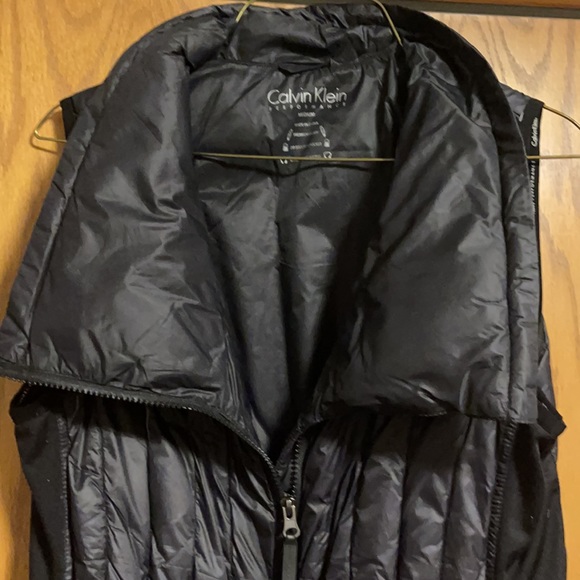 Calvin Klein Vest - Picture 3 of 7